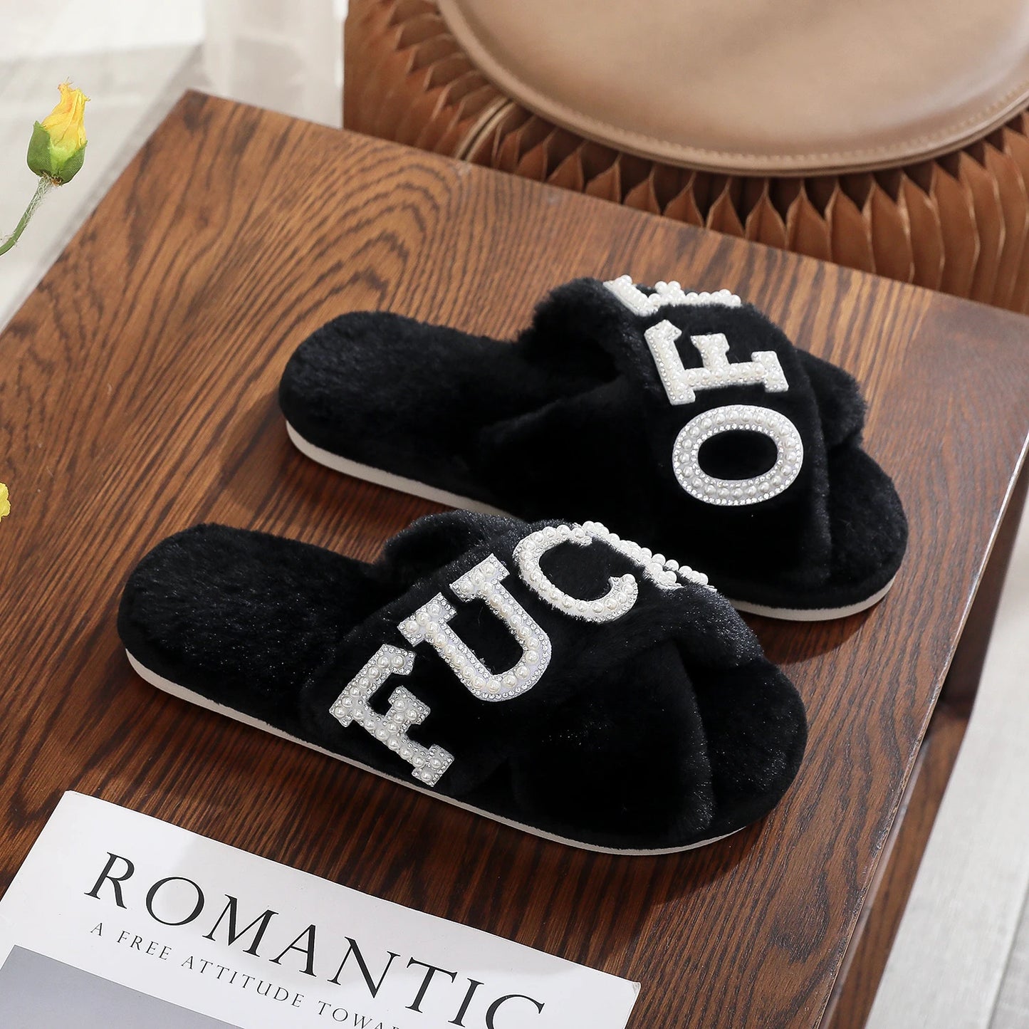 Light Luxury Black Cross-Strap Plush Home Slippers with Pearl Rhinestone Letters, Quirky and Unique, Non-Slip Soft Sole Indoor Slippers, Same Style as European and American Influencers, Women's Warm Thick Plush Bedroom Guest